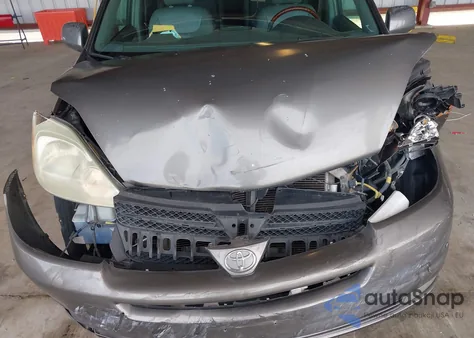 2004 Toyota Sienna Xle Limited z USA, uszkodzony, nr VIN 5TDBA22C74S017390